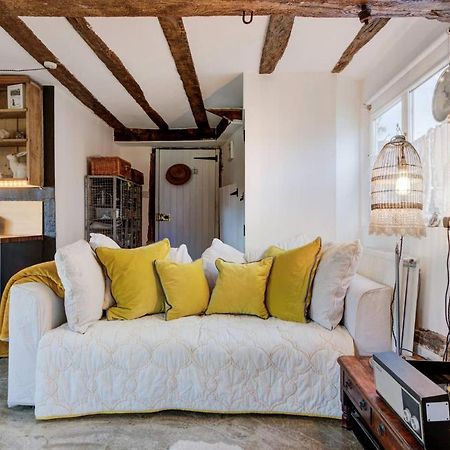 The Dairy, One Bedroom Cottage In A 15Th Century Farmhouse Parham Екстериор снимка